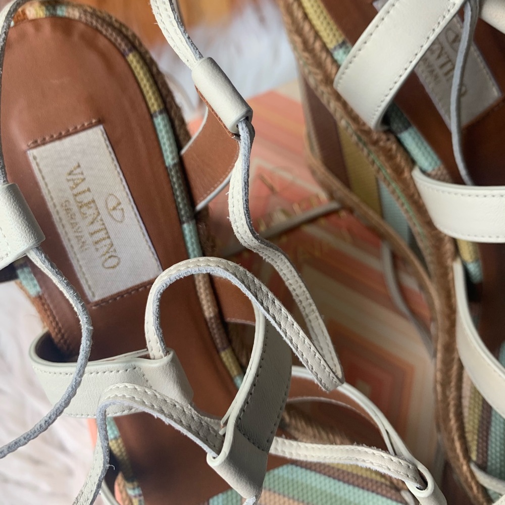 Valentino wrap wedges - Picture 3 of 8